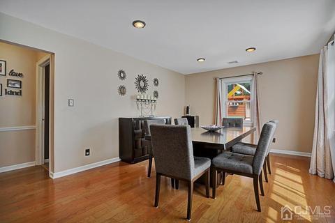 2 Pierrepont Ave, Middlesex, NJ 08846 photo 13