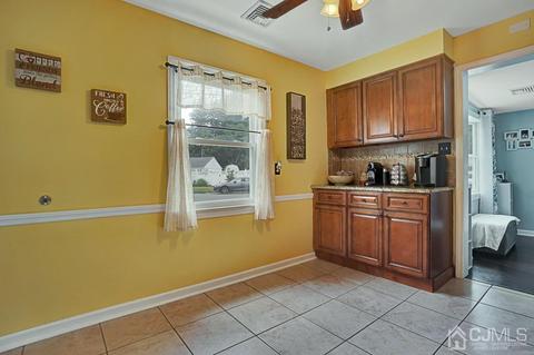 2 Pierrepont Ave, Middlesex, NJ 08846 photo 7
