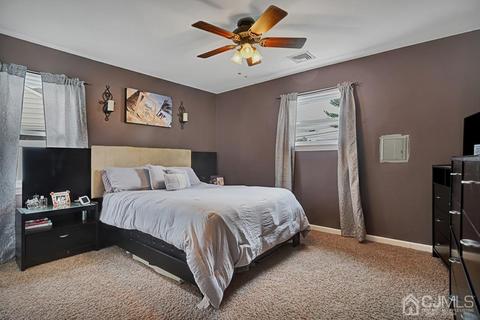 2 Pierrepont Ave, Middlesex, NJ 08846 photo 16