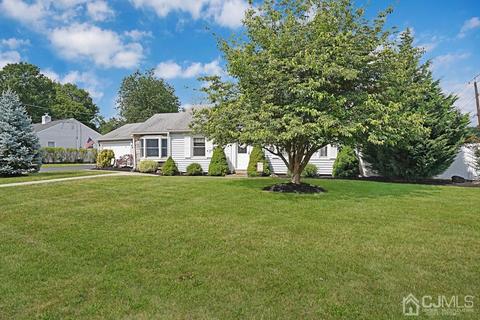 2 Pierrepont Ave, Middlesex, NJ 08846 photo 3