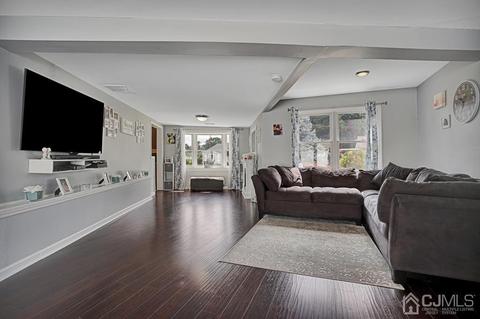 2 Pierrepont Ave, Middlesex, NJ 08846 photo 9