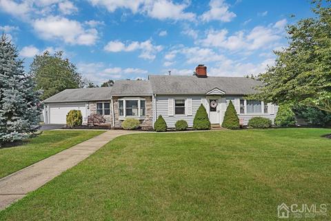 2 Pierrepont Ave, Middlesex, NJ 08846 photo 1