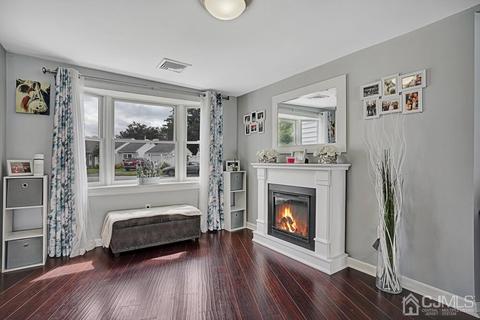 2 Pierrepont Ave, Middlesex, NJ 08846 photo 12