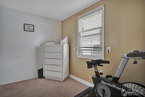2 Pierrepont Ave, Middlesex, NJ 08846 photo 21