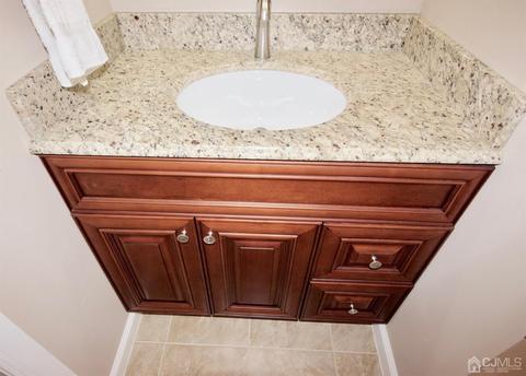 11 Tree Top Rd, Middlesex, NJ 08846 photo 22