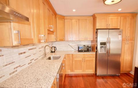 11 Tree Top Rd, Middlesex, NJ 08846 photo 3