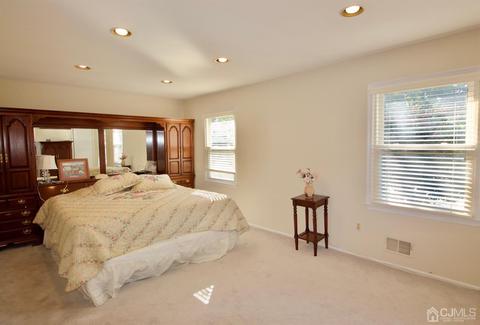 11 Tree Top Rd, Middlesex, NJ 08846 photo 16
