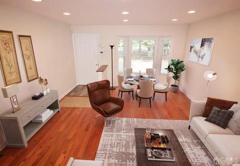 11 Tree Top Rd, Middlesex, NJ 08846 photo 1