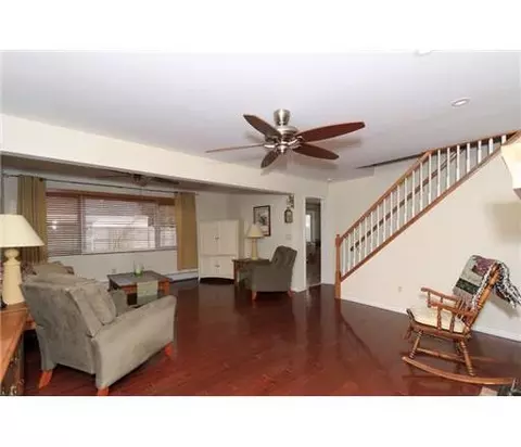 345 Lorraine Ave, Middlesex, NJ 08846 photo 4