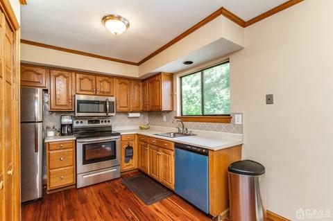 45 Ellen Heath Dr, Matawan, NJ 07747 photo 10
