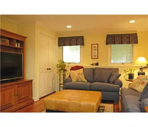 102 Emerson Ave, Middlesex, NJ 08846 photo 9