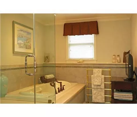 102 Emerson Ave, Middlesex, NJ 08846 photo 12
