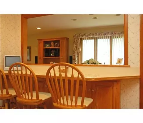 102 Emerson Ave, Middlesex, NJ 08846 photo 4