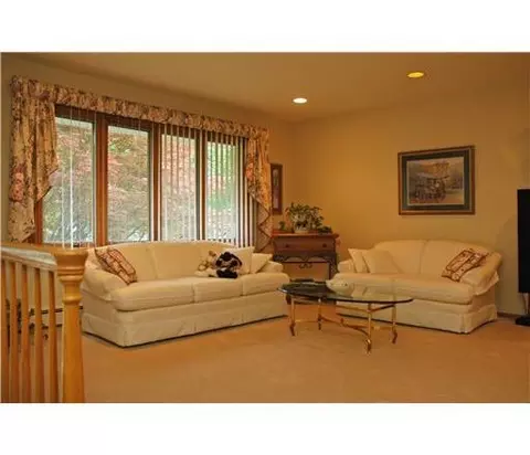 102 Emerson Ave, Middlesex, NJ 08846 photo 16