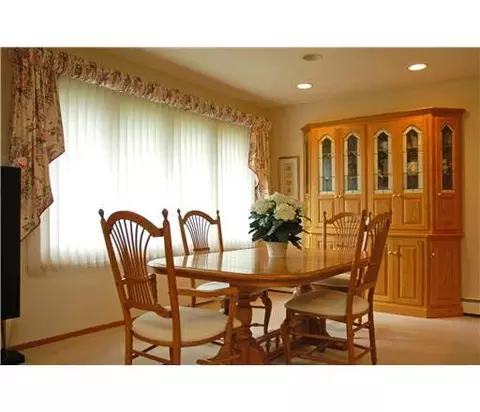 102 Emerson Ave, Middlesex, NJ 08846 photo 6