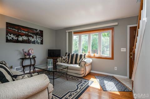 318 2nd St, Middlesex, NJ 08846 photo 4