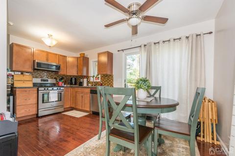 206 4th St, Middlesex, NJ 08846 photo 5