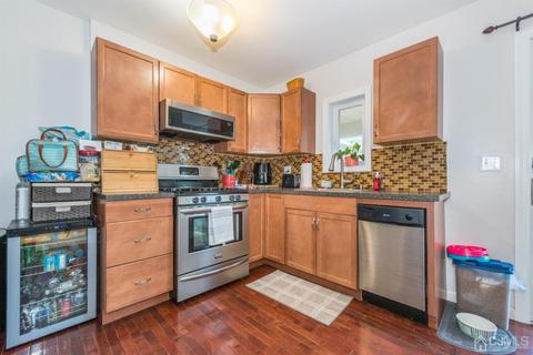 206 4th St, Middlesex, NJ 08846 photo 7