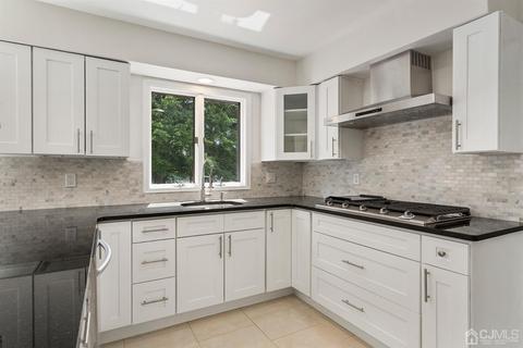 2051 Oak Tree Rd, Edison, NJ 08820 photo 10