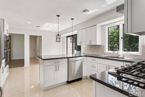 2051 Oak Tree Rd, Edison, NJ 08820 photo 9