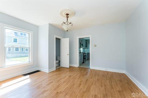 24 E Franklin St, Bound Brook, NJ 08805 photo 4