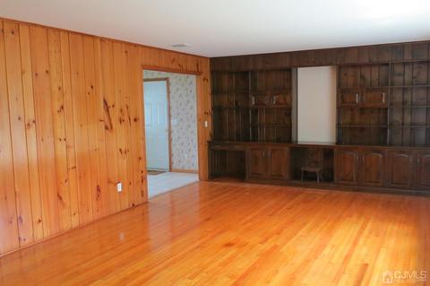 423 Main St, Middlesex, NJ 08846 photo 6