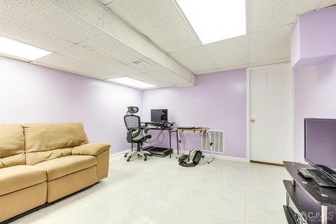 152 Westgate Dr, Edison, NJ 08820 photo 21