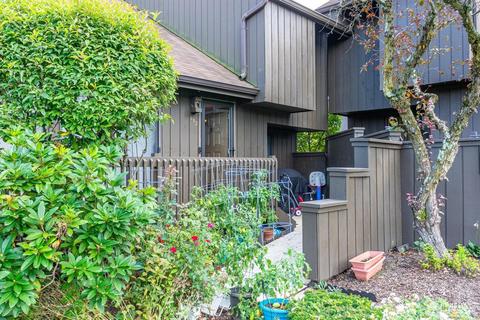 152 Westgate Dr, Edison, NJ 08820 photo 4