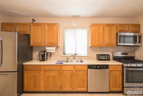 522 Westgate Dr, Edison, NJ 08820 photo 3