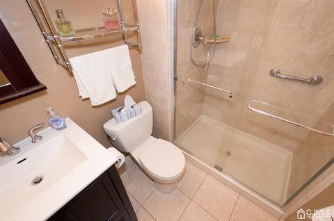 522 Westgate Dr, Edison, NJ 08820 photo 23