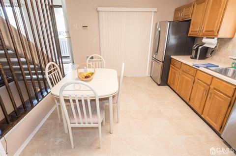 522 Westgate Dr, Edison, NJ 08820 photo 4