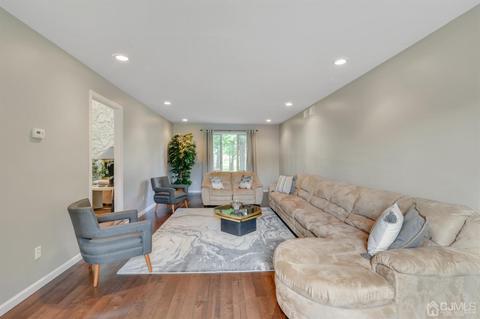 5 Elegante Dr, Edison, NJ 08820 photo 4