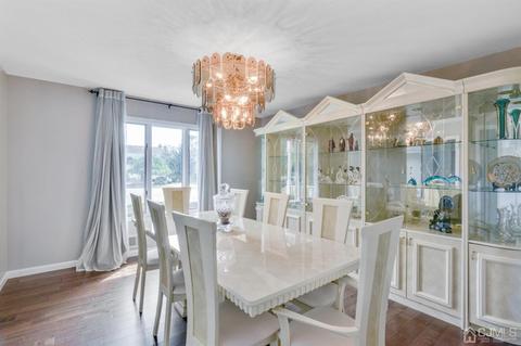 5 Elegante Dr, Edison, NJ 08820 photo 2