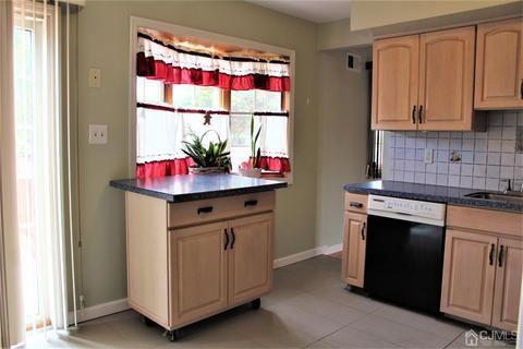 32 Heather Dr, Edison, NJ 08820 photo 17