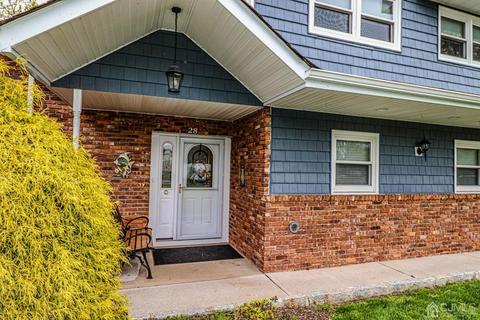28 Wheatsheaf Rd, Clark, NJ 07066 photo 6