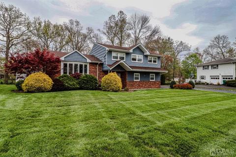 28 Wheatsheaf Rd, Clark, NJ 07066 photo 3