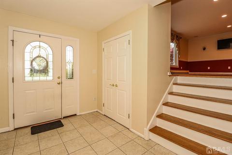 28 Wheatsheaf Rd, Clark, NJ 07066 photo 9