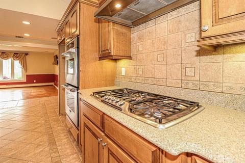28 Wheatsheaf Rd, Clark, NJ 07066 photo 23