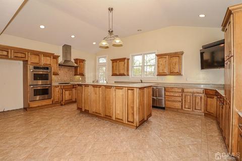 28 Wheatsheaf Rd, Clark, NJ 07066 photo 16