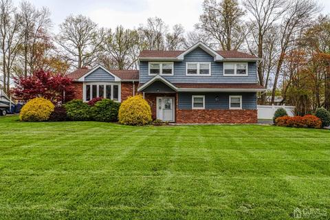28 Wheatsheaf Rd, Clark, NJ 07066 photo 1