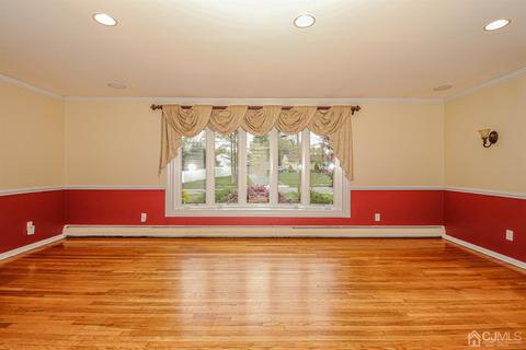 28 Wheatsheaf Rd, Clark, NJ 07066 photo 11