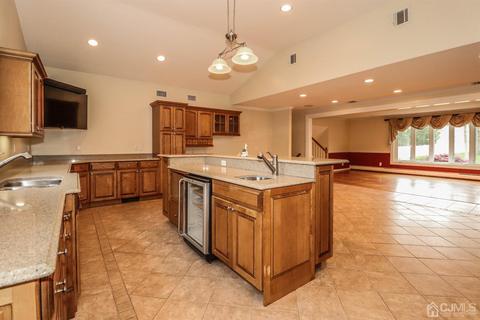 28 Wheatsheaf Rd, Clark, NJ 07066 photo 19