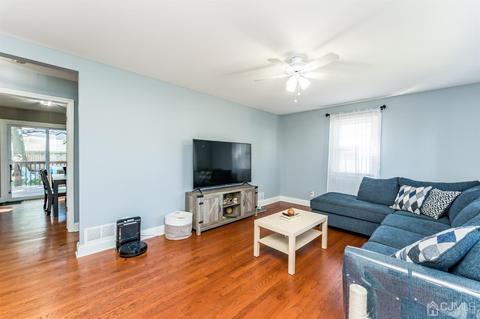 324 Codrington Pl, Bound Brook, NJ 08805 photo 4