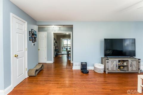 324 Codrington Pl, Bound Brook, NJ 08805 photo 3