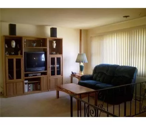 62 Meadow Rd, Edison, NJ 08817 photo 2