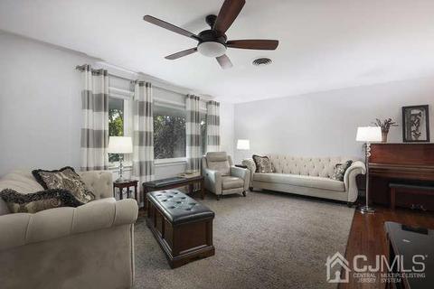 4 Sharp Rd, Edison, NJ 08837 photo 6