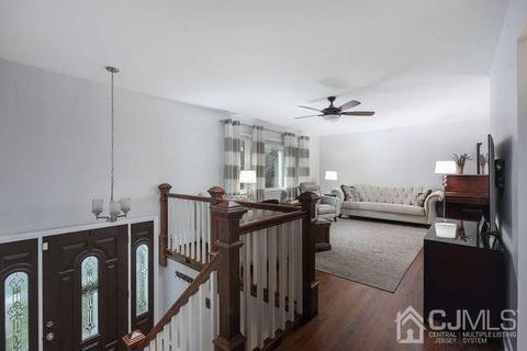 4 Sharp Rd, Edison, NJ 08837 photo 5