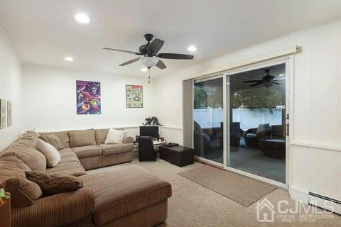 4 Sharp Rd, Edison, NJ 08837 photo 19