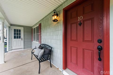 10 Whitehall Ave, Edison, NJ 08820 photo 4