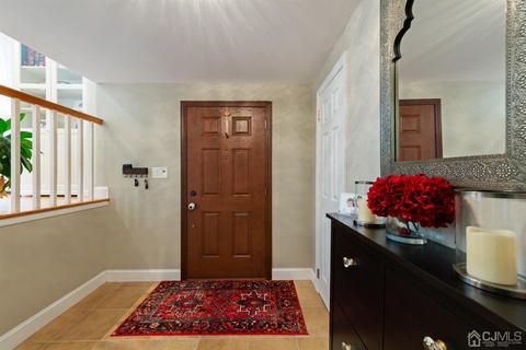 10 Whitehall Ave, Edison, NJ 08820 photo 5